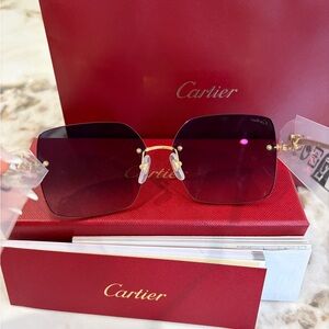 Cartier
Panthère Classic 24-Carat Gold 60MM
Square Sunglasses